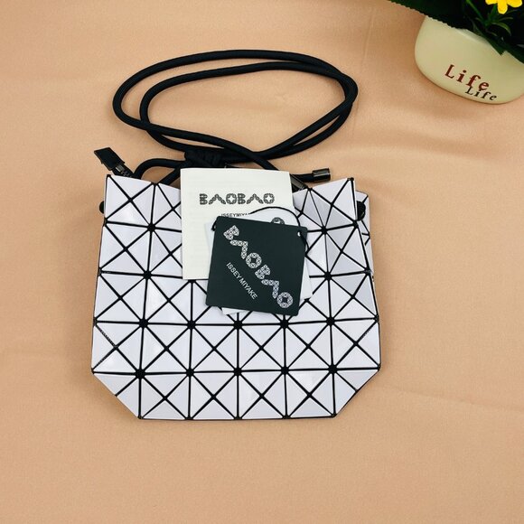 Brand new Issey Miyake white knotted tofu sling bag. - Picture 11 of 11